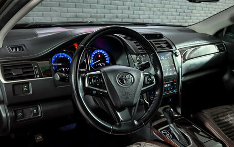 Toyota Camry, 2017 год, 2 210 000 рублей, 10 фотография