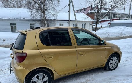 Toyota Vitz, 2000 год, 410 000 рублей, 2 фотография