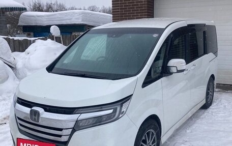 Honda Stepwgn IV, 2020 год, 2 150 000 рублей, 2 фотография