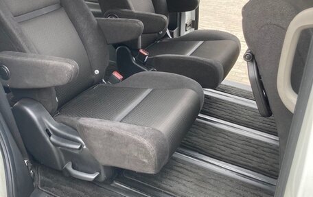 Honda Stepwgn IV, 2020 год, 2 150 000 рублей, 4 фотография