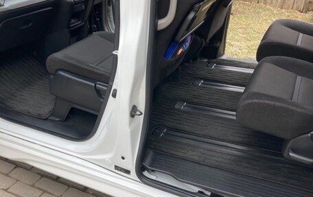 Honda Stepwgn IV, 2020 год, 2 150 000 рублей, 5 фотография