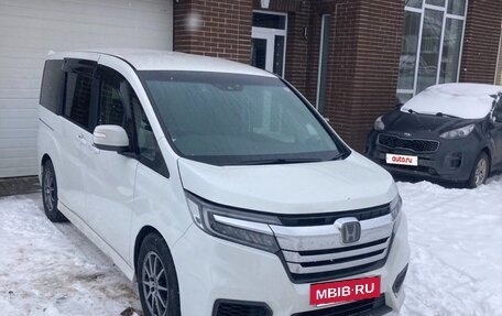 Honda Stepwgn IV, 2020 год, 2 150 000 рублей, 3 фотография