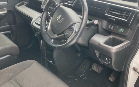 Honda Stepwgn IV, 2020 год, 2 150 000 рублей, 10 фотография