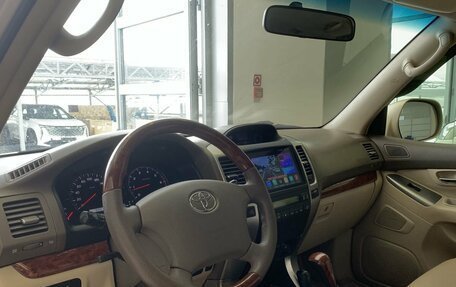 Toyota Land Cruiser Prado 120 рестайлинг, 2006 год, 2 020 000 рублей, 11 фотография