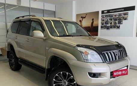 Toyota Land Cruiser Prado 120 рестайлинг, 2006 год, 2 020 000 рублей, 3 фотография