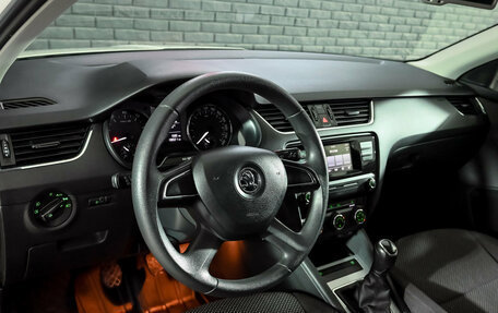 Skoda Octavia, 2015 год, 1 350 000 рублей, 10 фотография