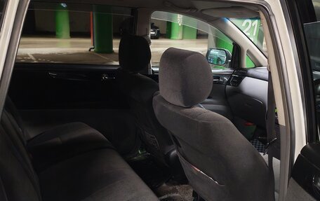 Toyota Ipsum II, 2001 год, 550 000 рублей, 2 фотография