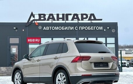 Volkswagen Tiguan II, 2018 год, 2 840 000 рублей, 2 фотография