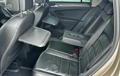 Volkswagen Tiguan II, 2018 год, 2 840 000 рублей, 28 фотография