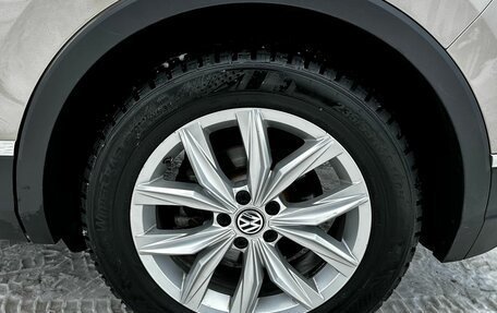 Volkswagen Tiguan II, 2018 год, 2 840 000 рублей, 32 фотография