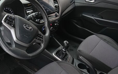 Hyundai Solaris II рестайлинг, 2021 год, 1 400 000 рублей, 4 фотография