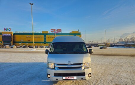 Toyota HiAce H200, 2014 год, 2 380 000 рублей, 2 фотография