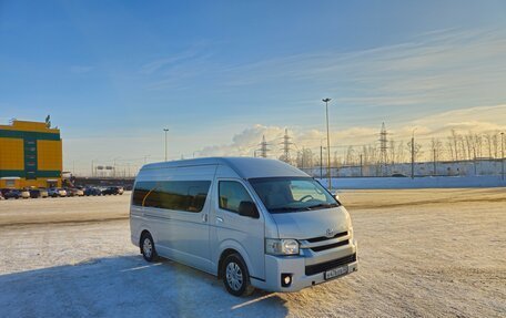 Toyota HiAce H200, 2014 год, 2 380 000 рублей, 3 фотография
