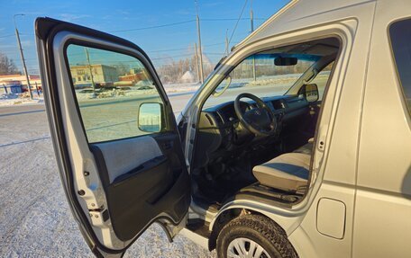 Toyota HiAce H200, 2014 год, 2 380 000 рублей, 7 фотография