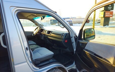 Toyota HiAce H200, 2014 год, 2 380 000 рублей, 8 фотография