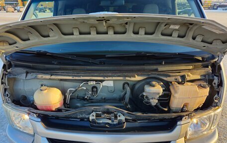 Toyota HiAce H200, 2014 год, 2 380 000 рублей, 14 фотография