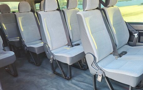 Toyota HiAce H200, 2014 год, 2 380 000 рублей, 10 фотография