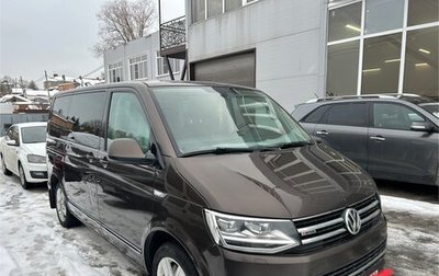 Volkswagen Multivan T6 рестайлинг, 2017 год, 4 000 000 рублей, 1 фотография