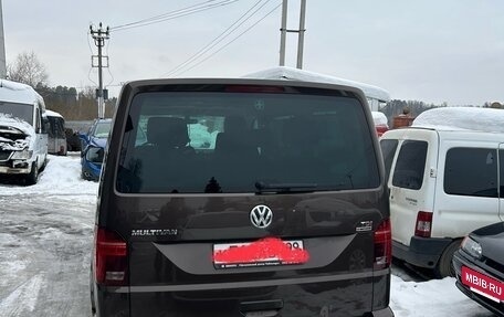 Volkswagen Multivan T6 рестайлинг, 2017 год, 4 000 000 рублей, 4 фотография