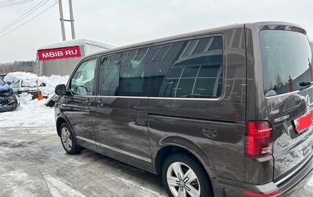 Volkswagen Multivan T6 рестайлинг, 2017 год, 4 000 000 рублей, 3 фотография