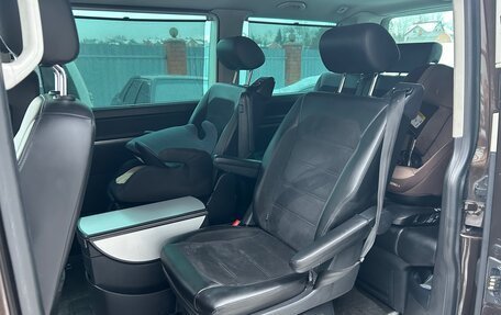 Volkswagen Multivan T6 рестайлинг, 2017 год, 4 000 000 рублей, 6 фотография