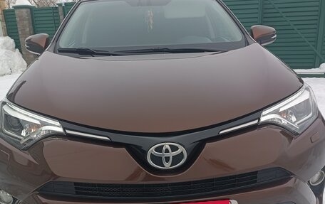 Toyota RAV4, 2017 год, 3 000 000 рублей, 1 фотография