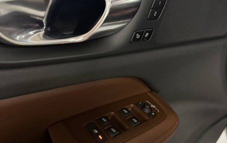 Volvo V60 Cross Country II, 2020 год, 3 800 000 рублей, 12 фотография