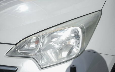 Toyota Ractis II, 2011 год, 898 000 рублей, 5 фотография