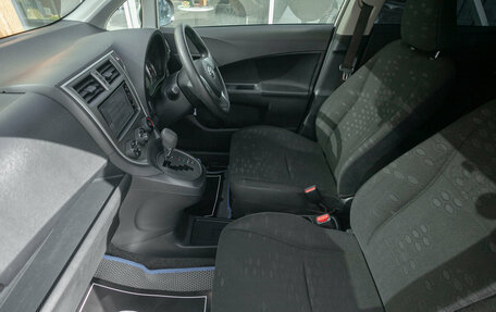 Toyota Ractis II, 2011 год, 898 000 рублей, 19 фотография