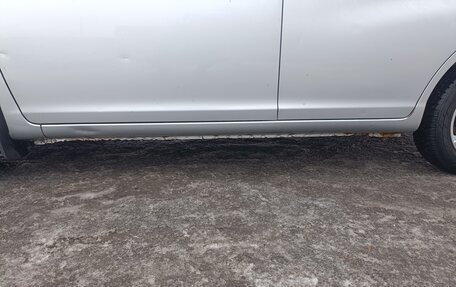 Toyota FunCargo, 2001 год, 425 000 рублей, 3 фотография