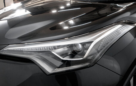 Toyota C-HR I рестайлинг, 2017 год, 2 499 000 рублей, 8 фотография