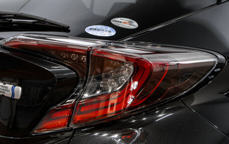 Toyota C-HR I рестайлинг, 2017 год, 2 499 000 рублей, 9 фотография