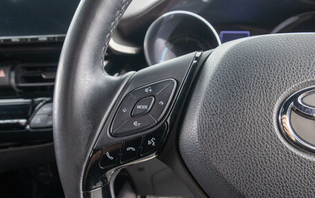 Toyota C-HR I рестайлинг, 2017 год, 2 499 000 рублей, 17 фотография