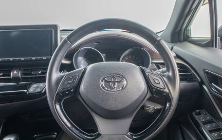 Toyota C-HR I рестайлинг, 2017 год, 2 499 000 рублей, 15 фотография