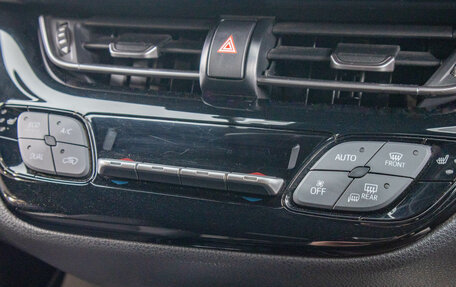 Toyota C-HR I рестайлинг, 2017 год, 2 499 000 рублей, 21 фотография