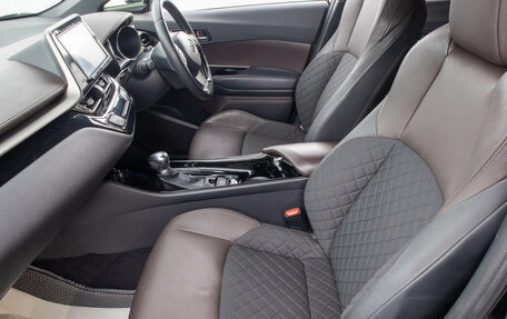 Toyota C-HR I рестайлинг, 2017 год, 2 499 000 рублей, 24 фотография