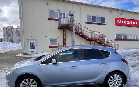 Opel Astra J, 2010 год, 695 000 рублей, 1 фотография