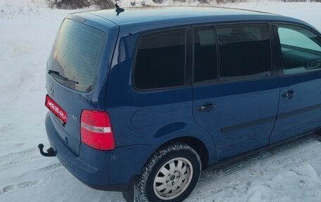 Volkswagen Touran III, 2004 год, 460 000 рублей, 1 фотография
