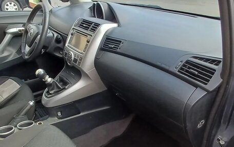 Toyota Verso I, 2013 год, 1 300 000 рублей, 7 фотография