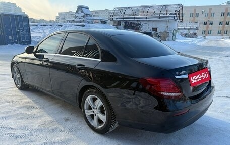 Mercedes-Benz E-Класс, 2019 год, 3 200 000 рублей, 3 фотография