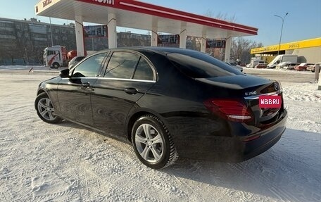 Mercedes-Benz E-Класс, 2019 год, 3 200 000 рублей, 10 фотография