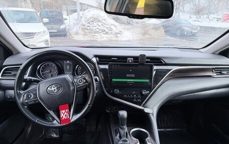 Toyota Camry, 2018 год, 2 150 000 рублей, 7 фотография