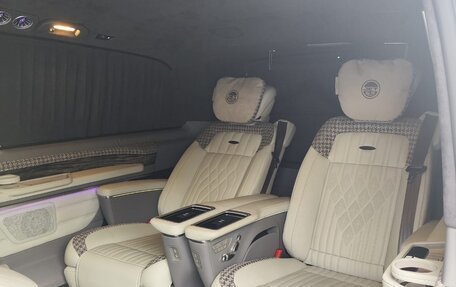 Mercedes-Benz V-Класс, 2023 год, 17 800 000 рублей, 3 фотография