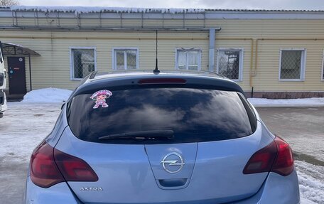 Opel Astra J, 2010 год, 695 000 рублей, 3 фотография