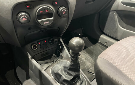 KIA Rio II, 2010 год, 399 000 рублей, 17 фотография