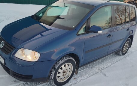 Volkswagen Touran III, 2004 год, 460 000 рублей, 3 фотография