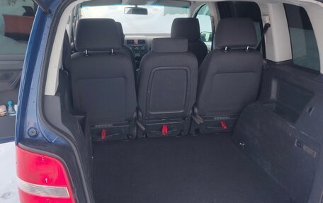 Volkswagen Touran III, 2004 год, 460 000 рублей, 2 фотография