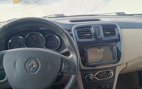 Renault Logan II, 2015 год, 700 000 рублей, 13 фотография