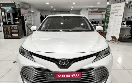 Toyota Camry, 2019 год, 2 650 000 рублей, 2 фотография