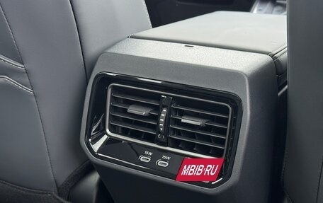 Toyota RAV4, 2025 год, 4 840 000 рублей, 15 фотография